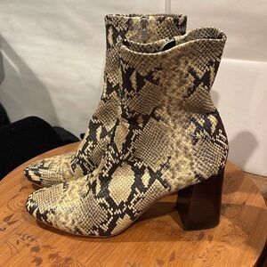 Loeffler Randall snake Print Sock boot size 9.5